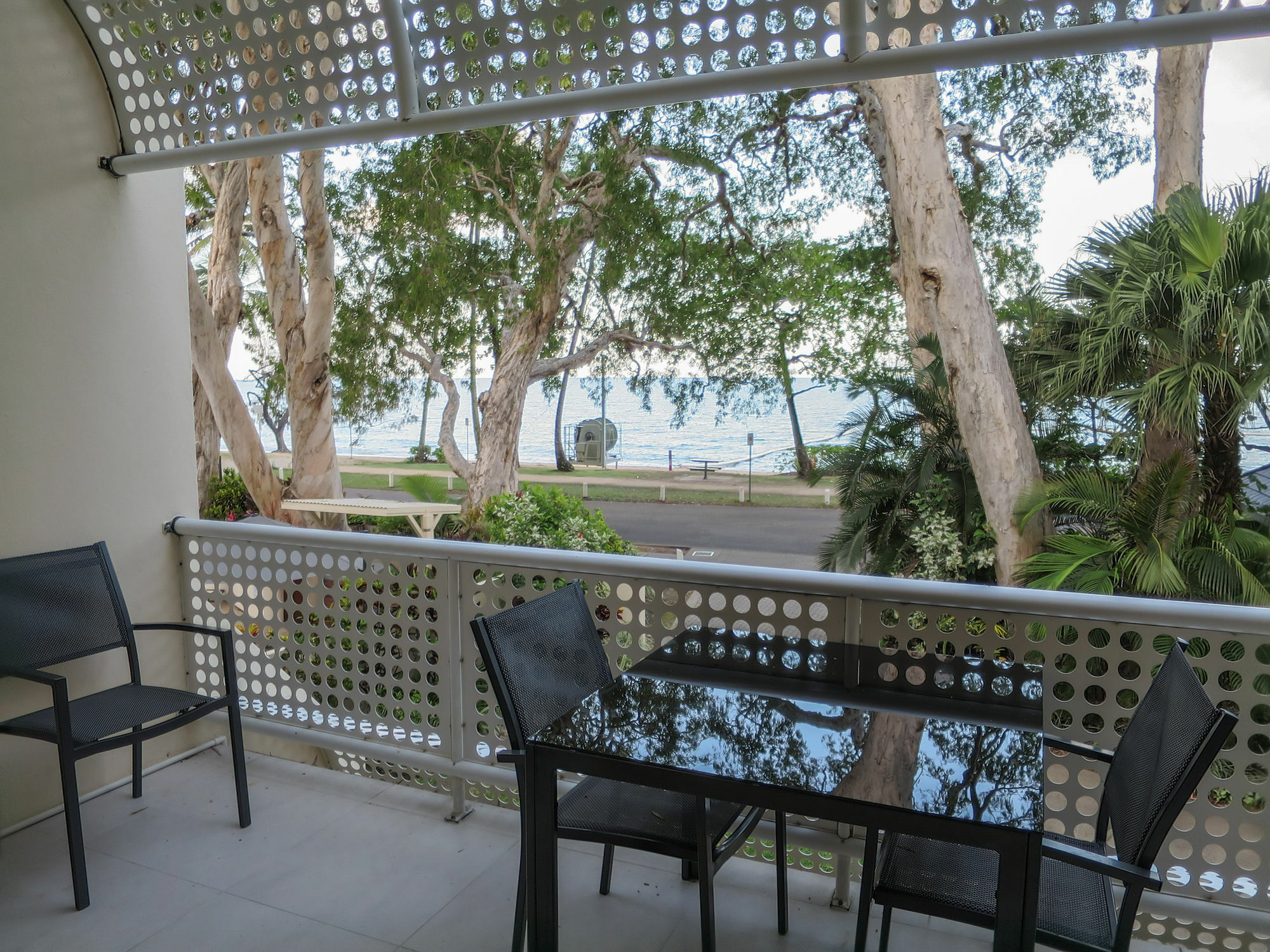 Marlin Waters Beachfront Apartments Palm Cove Exteriér fotografie